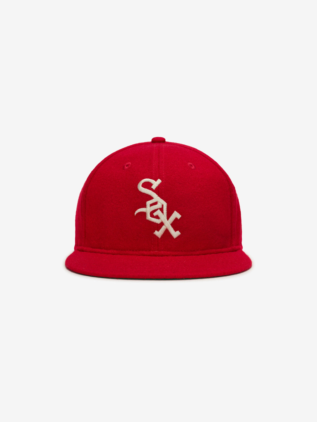 Front-facing view of red Chicago White Sox Wool Retro Crown 59FIFTY fitted cap with cream Sox logo, gallery image 0