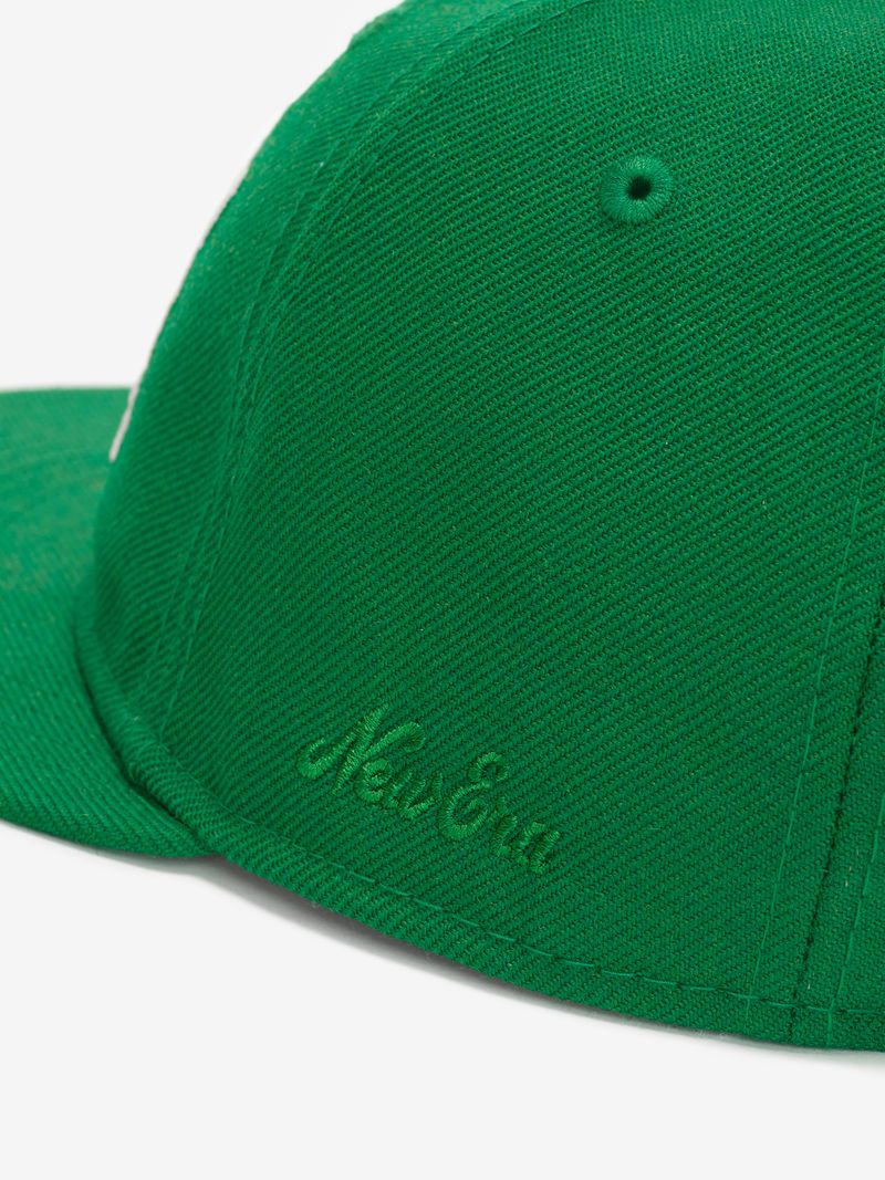 Close-up side view of green Celtics 9Fifty RC Snapback featuring subtle green New Era embroidery QuZrNi-A.jpg gallery 0